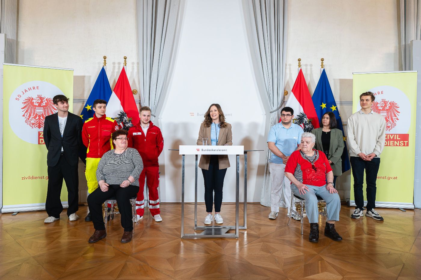 Pressekonferenz mit Staatssekretärin Claudia Plakolm zu 50 Jahre Parlamentsbeschluss zur Einführung des Zivildienstes in Österreich