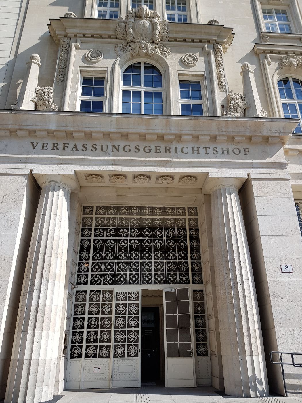 Foto des Gebäudes des Verfassungsgerichtshofes zur Illustration