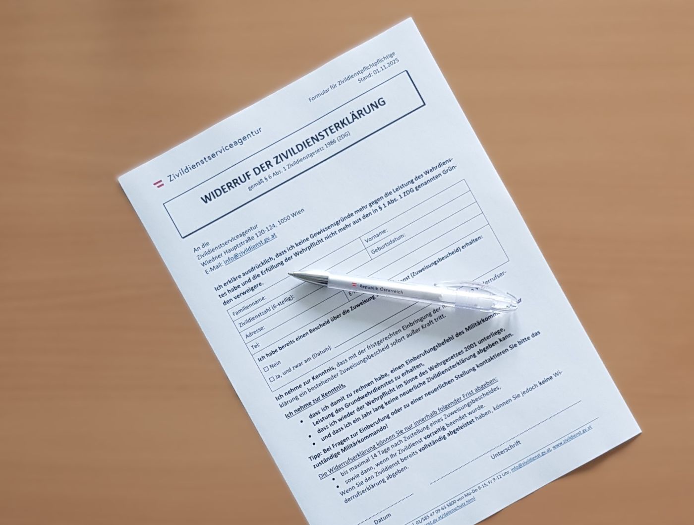 Ausschnitt des Formulars Widerruf der Zivildiensterklärung, ein Kugelschreiber liegt auf dem Formular